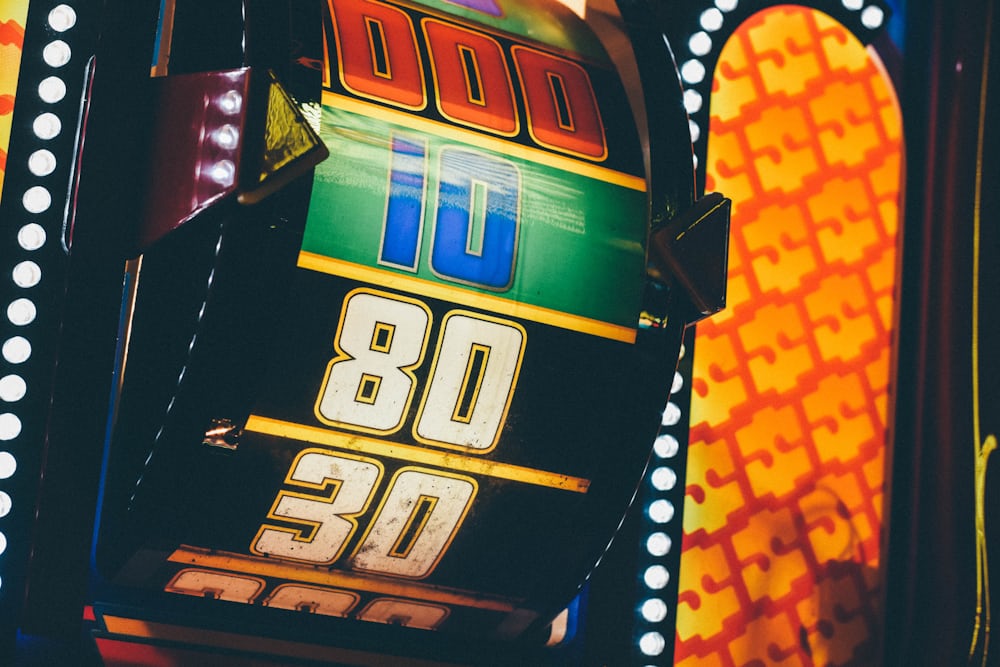 Mesin slot menyala di malam hari — panduan turnamen slot
